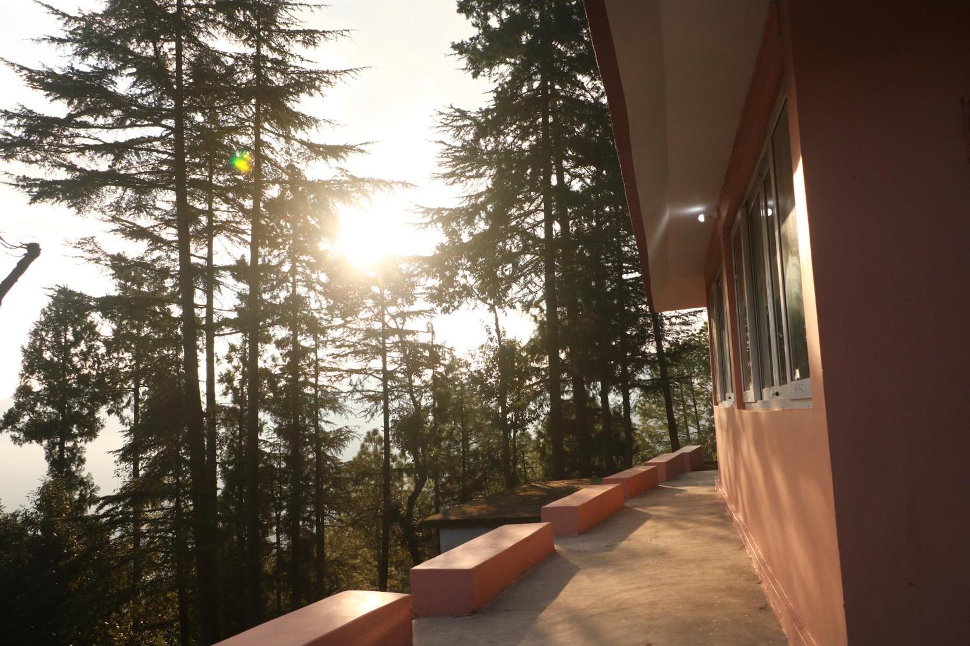 The Deodar Inn Pauri Экстерьер фото