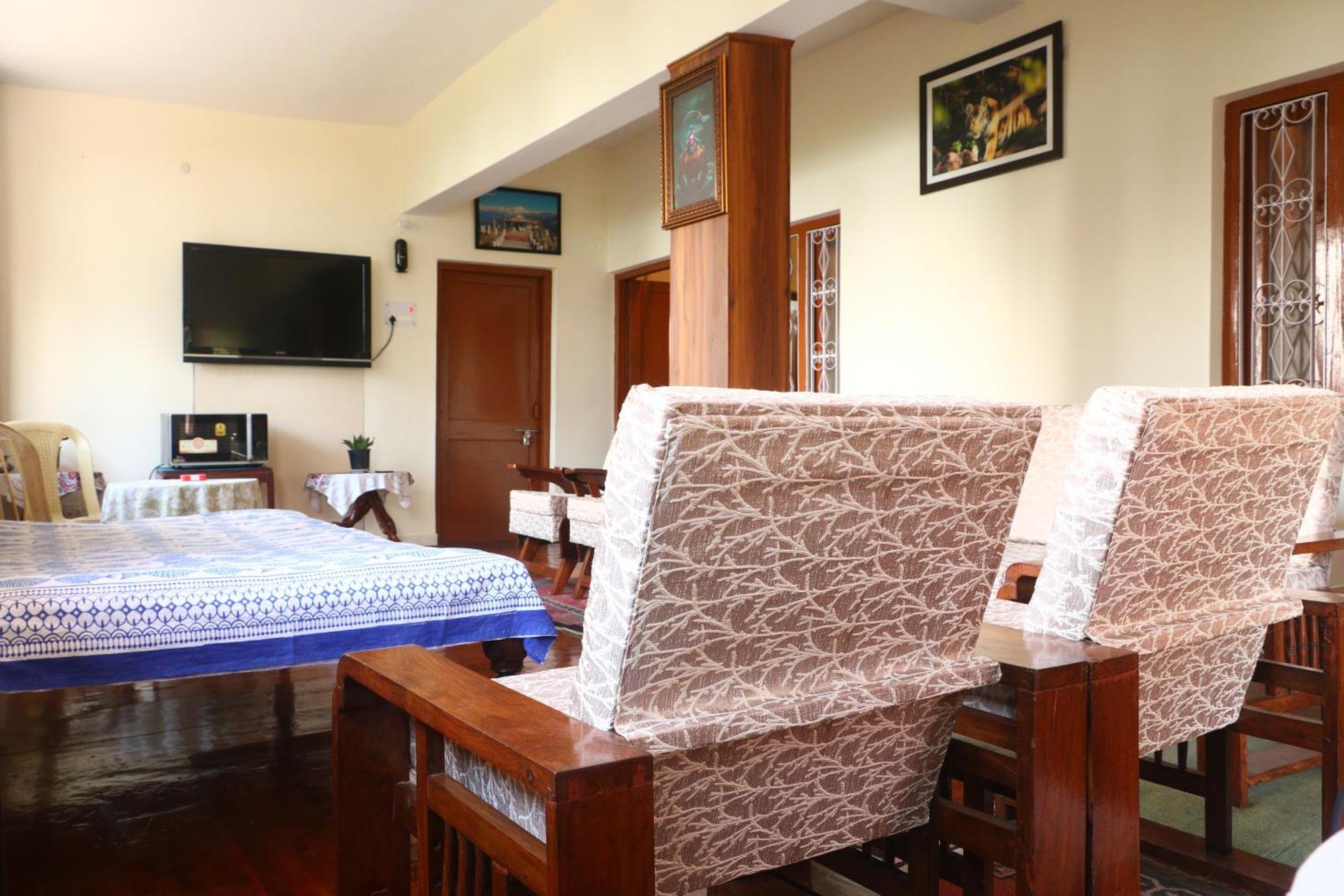 The Deodar Inn Pauri Экстерьер фото